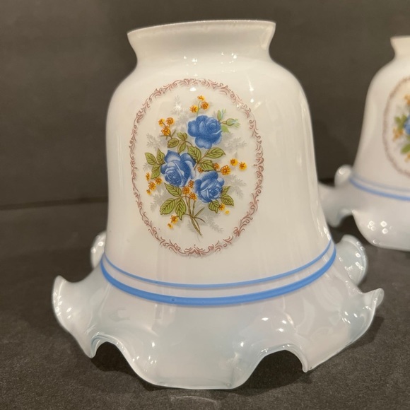 Pair Vintage Milk White Blue Floral Frosted Glass Light Lamp Shade Bell Ruffled - Picture 4 of 11